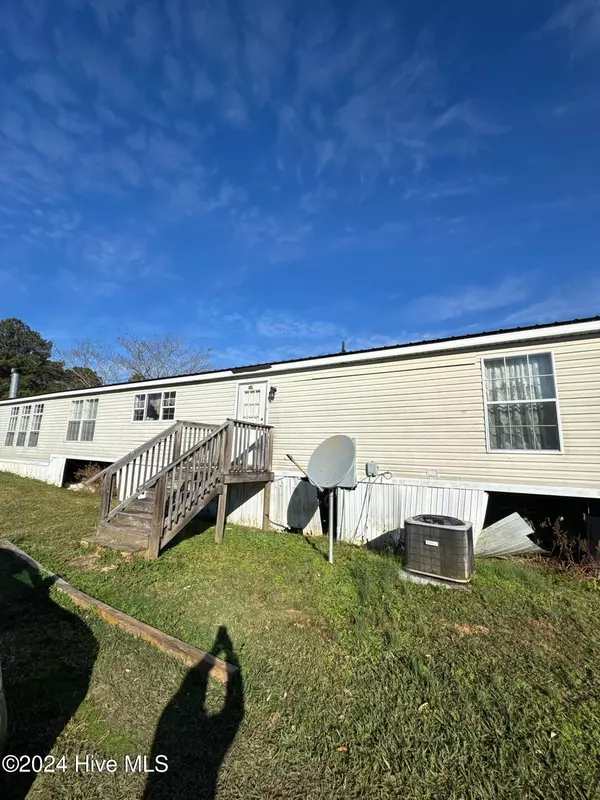 Robbins, NC 27325,2726 NC-705