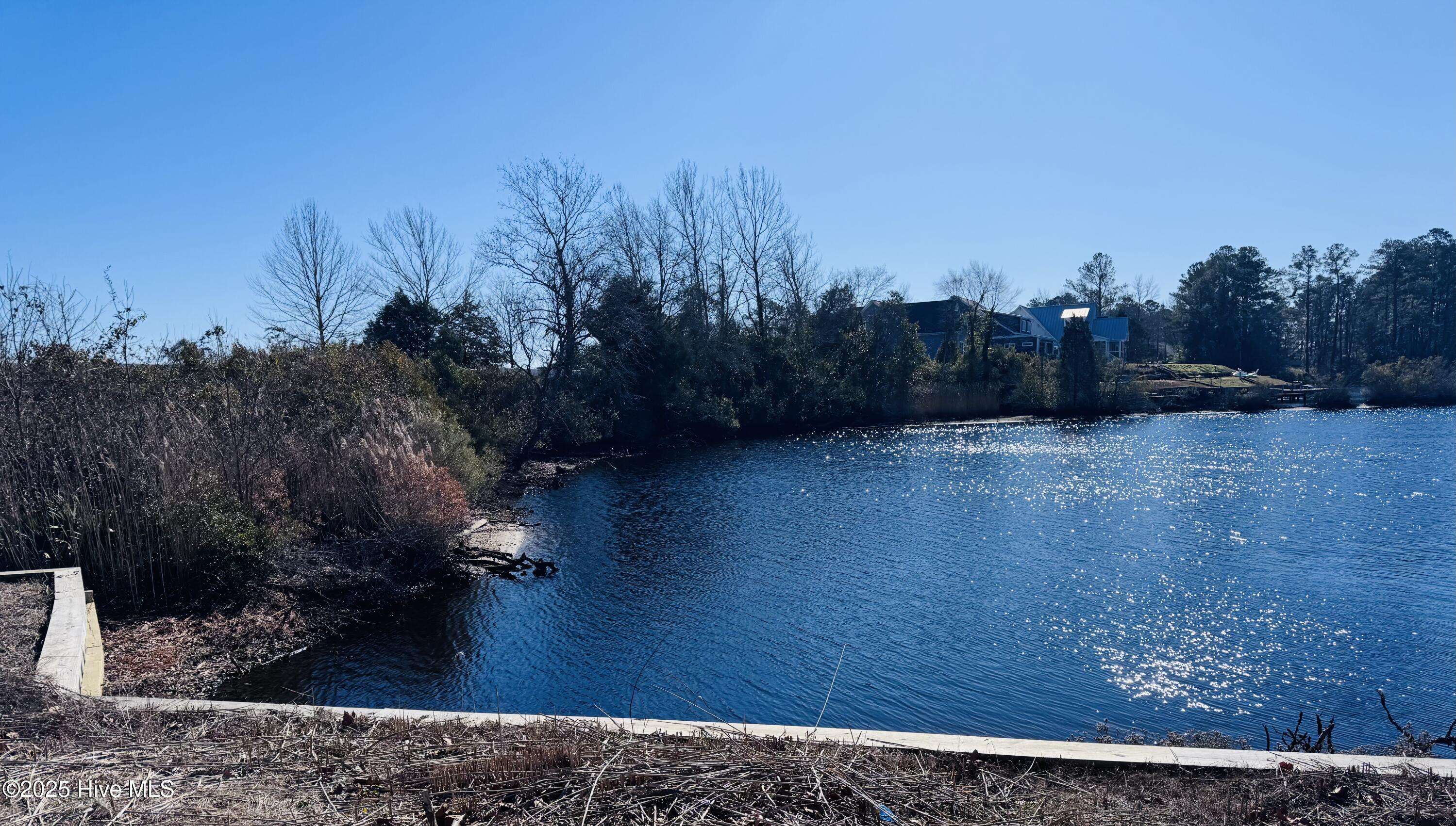 101 Shoreview DR, New Bern, NC 28562