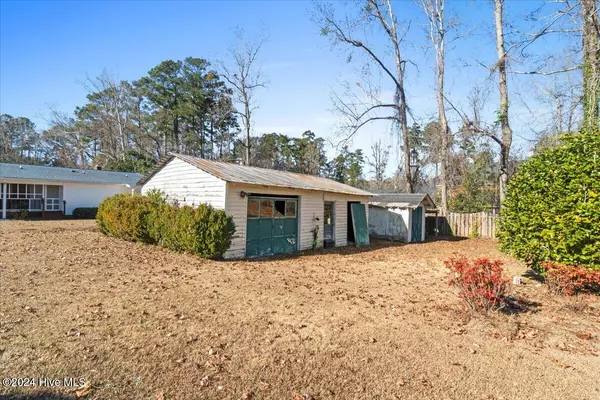 Whiteville, NC 28472,215 Garrell ST