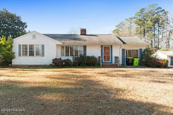 215 Garrell ST, Whiteville, NC 28472