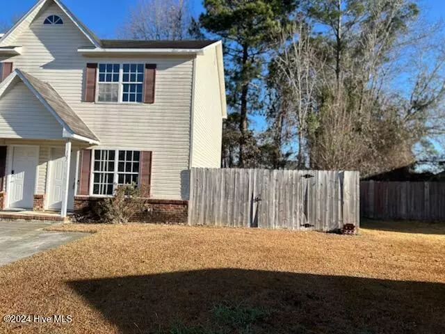 102 Mesa LN, Jacksonville, NC 28546