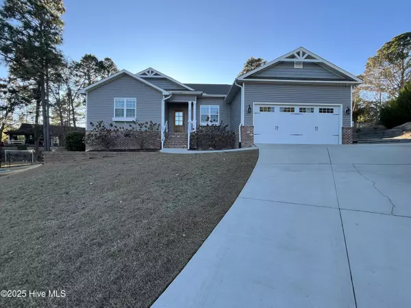 7 Crystal CT, Pinehurst, NC 28374