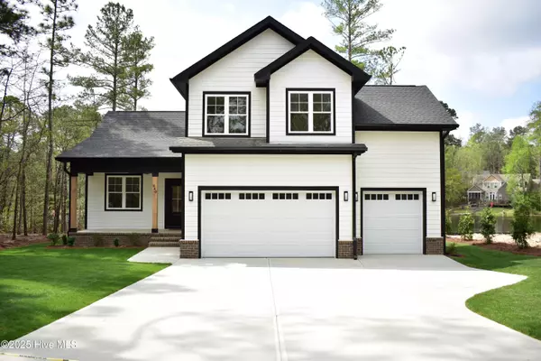 840 Greenbriar DR, Vass, NC 28394