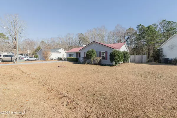 Jacksonville, NC 28540,313 Eider LOOP