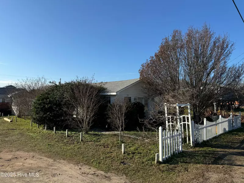 113 Ocean View AVE, Kure Beach, NC 28449