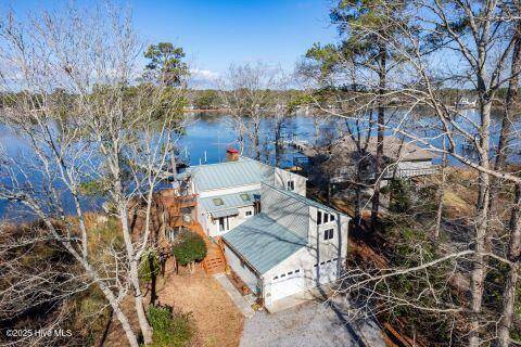 6206 Mainsail Point RD W, Oriental, NC 28571