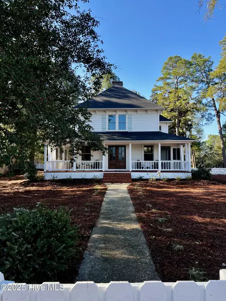 280 W Connecticut AVE, Southern Pines, NC 28387