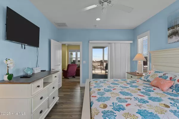 Oak Island, NC 28465,114 SE 72nd ST