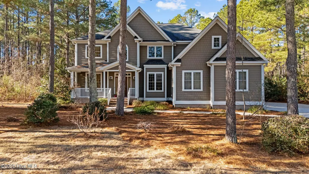 10 Aurora DR, Whispering Pines, NC 28327