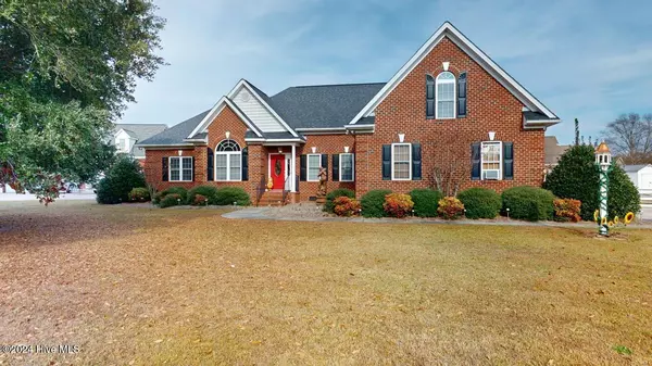 203 Pointe DR, La Grange, NC 28551