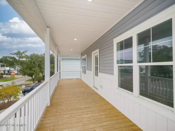 Oak Island, NC 28465,114 NW 13th ST