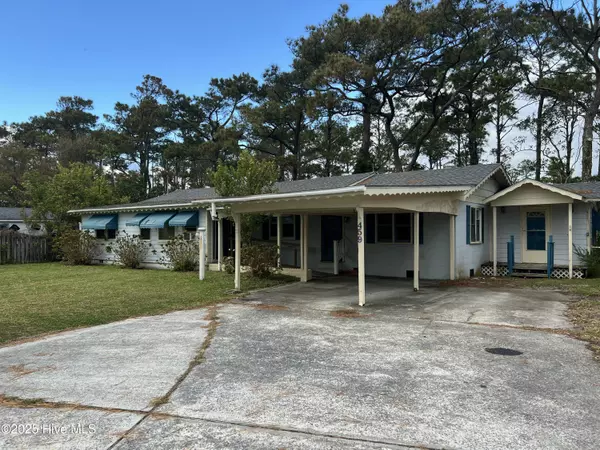 459 Cape Lookout DR, Harkers Island, NC 28531