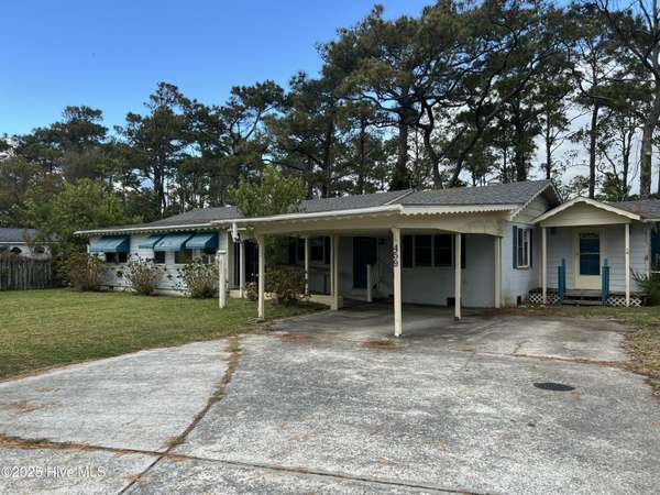 459 Cape Lookout DR, Harkers Island, NC 28531