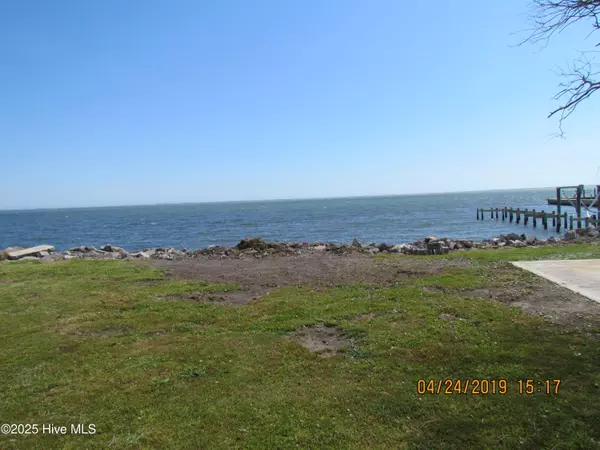 Harkers Island, NC 28531,1406 Island RD