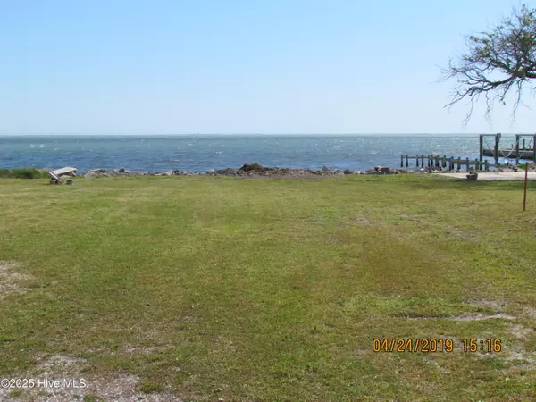 1406 Island RD, Harkers Island, NC 28531