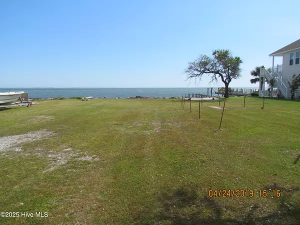 Harkers Island, NC 28531,1406 Island RD