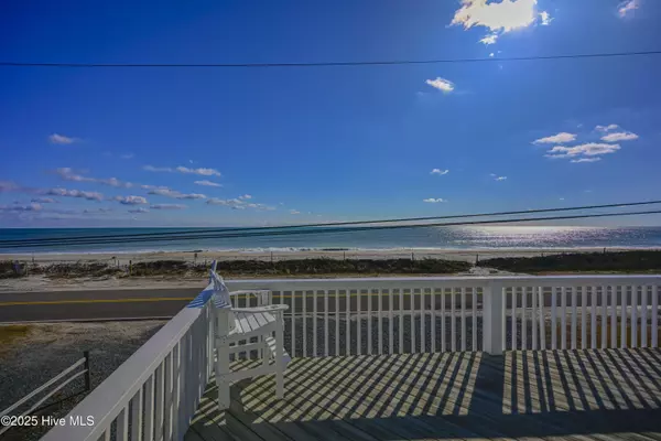 North Topsail Beach, NC 28460,1611 New River Inlet RD