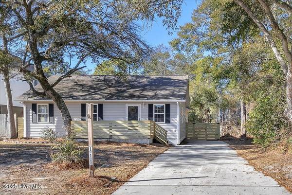 111 NW 25th ST, Oak Island, NC 28465