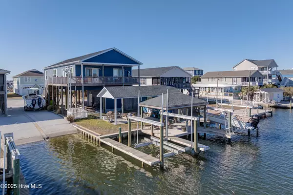 1036 1st ST, Surf City, NC 28445