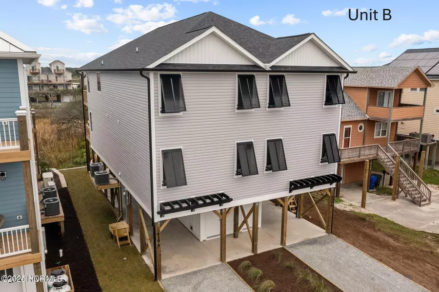 415 N New River DR #B, Surf City, NC 28445