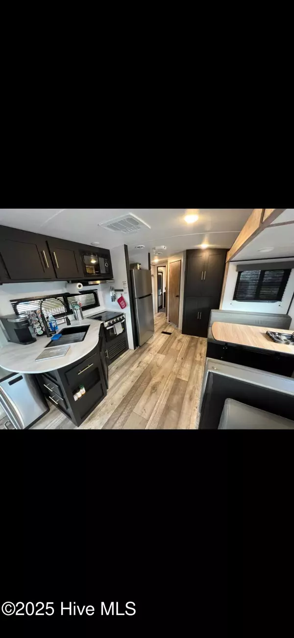 North Topsail Beach, NC 28460,117 Dock ST