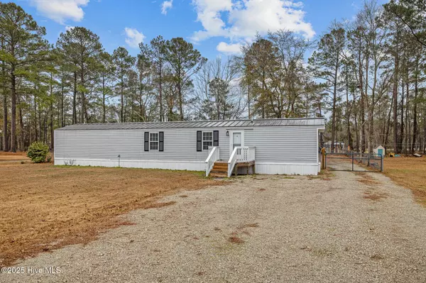 Swansboro, NC 28584,122 Woodland DR