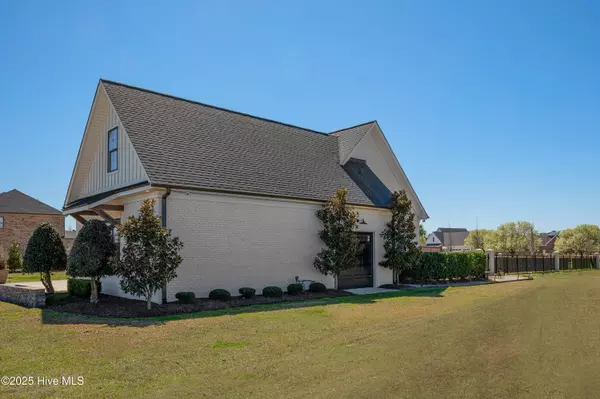 Grimesland, NC 27837,1106 Midlake CT