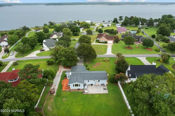 Swansboro, NC 28584,203 River Reach DR