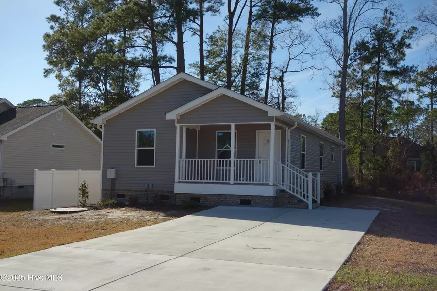 1014 High Point AVE SW, Calabash, NC 28467