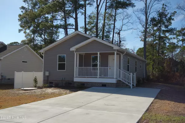 1014 High Point AVE SW, Calabash, NC 28467