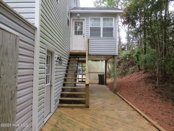 Emerald Isle, NC 28594,208 Stroud ST