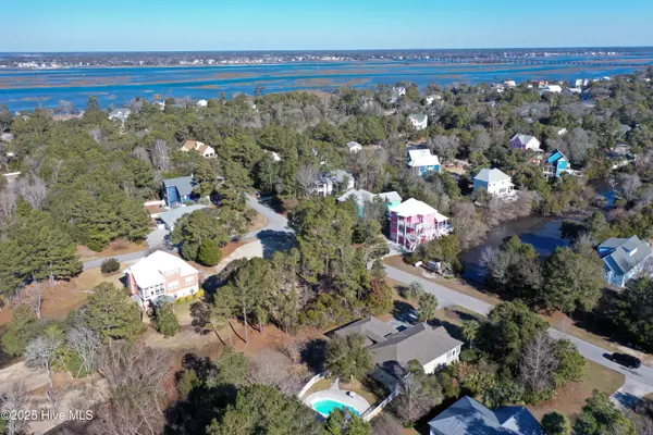 Emerald Isle, NC 28594,309 Shipwreck LN