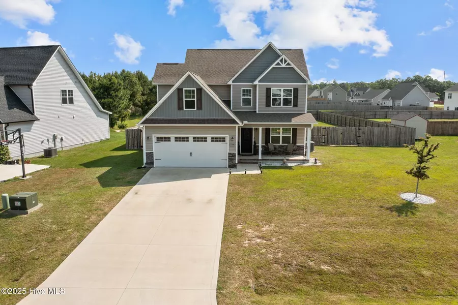 104 Heron Watch DR, Hubert, NC 28539