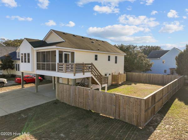 519 W Walker ST, Kill Devil Hills, NC 27948