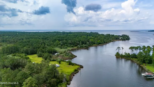 330 Martin Creek DR, Beaufort, NC 28516