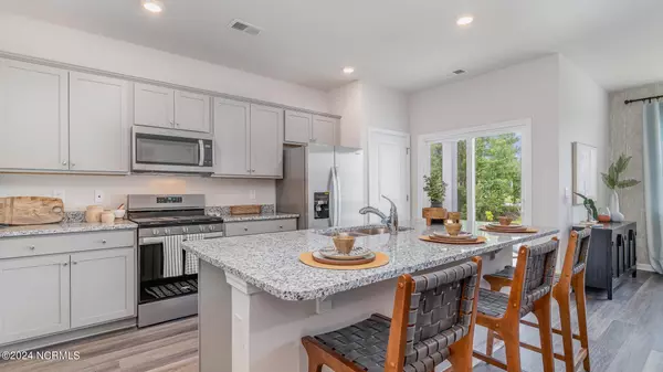 Supply, NC 28462,933 Shipley WAY SW