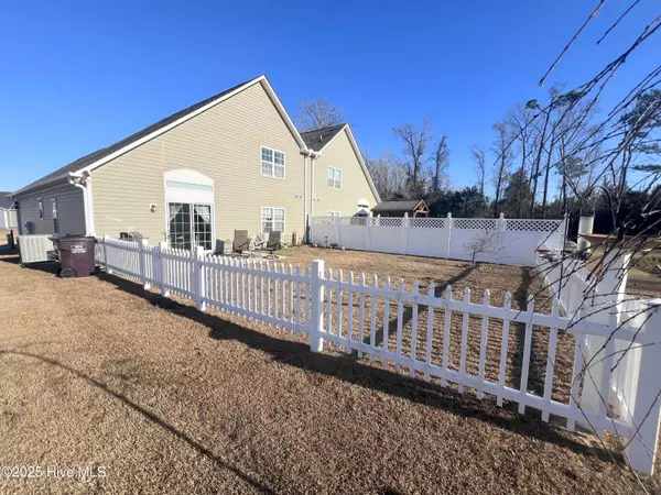 Hubert, NC 28539,300 Garland Shores DR