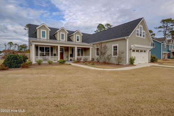 409 Yucca LN, Wilmington, NC 28412