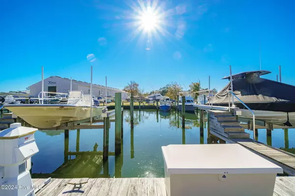 Morehead City, NC 28557,4425 Arendell ST ##17 Harborside