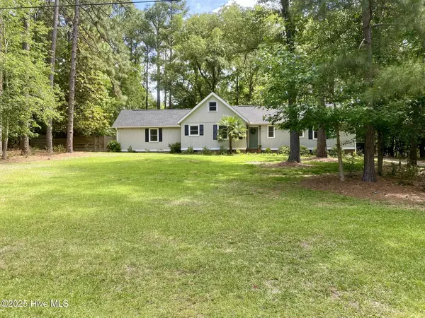 Southern Pines, NC 28387,809 N Glenwood TRL