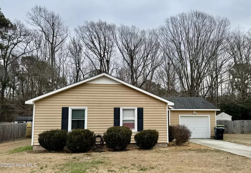 116 Meadow TRL, Jacksonville, NC 28546