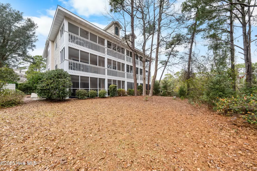 3350 Club Villas DR ## 2105, Southport, NC 28461