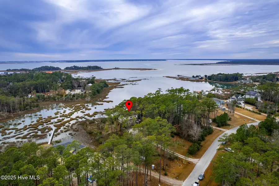 113 Queen Annes LN, Beaufort, NC 28516