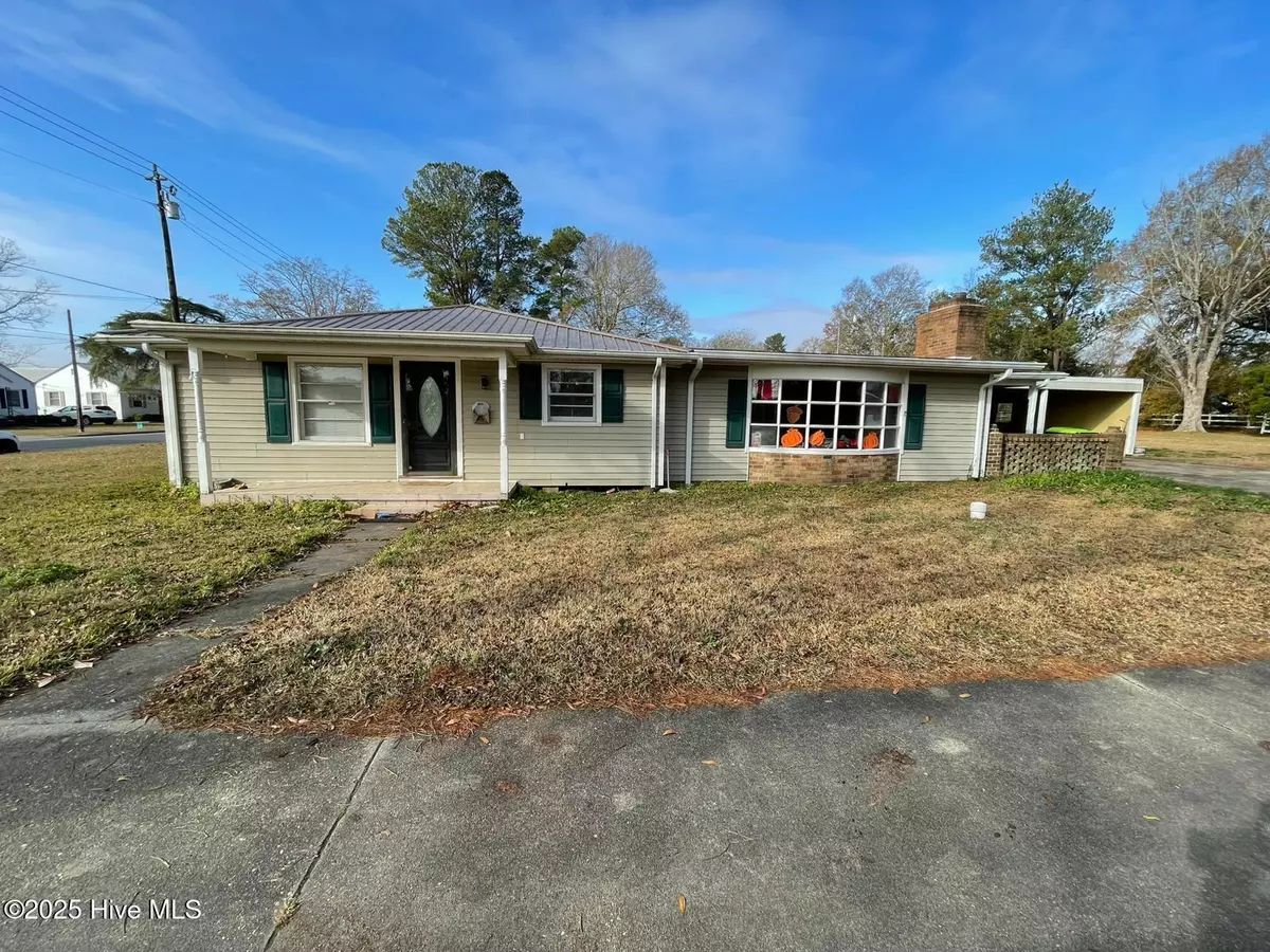 Whiteville, NC 28472,409 E Clay ST