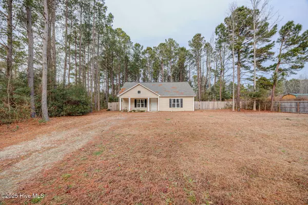 267 Mallard Roost DR, Burgaw, NC 28425