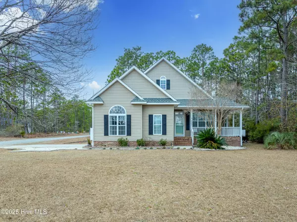 647 N Shore DR, Southport, NC 28461