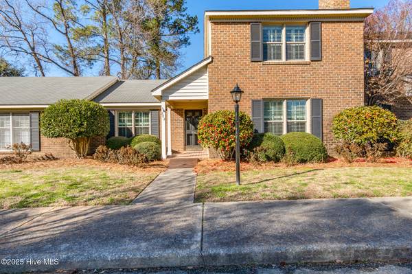 804 Westminster LN, Kinston, NC 28501