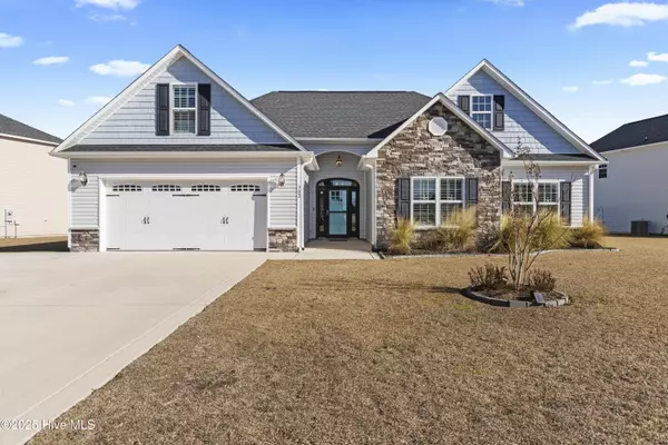 302 Little Egret LN, Swansboro, NC 28584