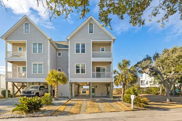 201 N Boca Bay LN, Surf City, NC 28445