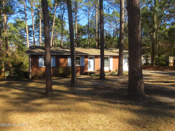 535 W Rhode Island AVE, Southern Pines, NC 28387